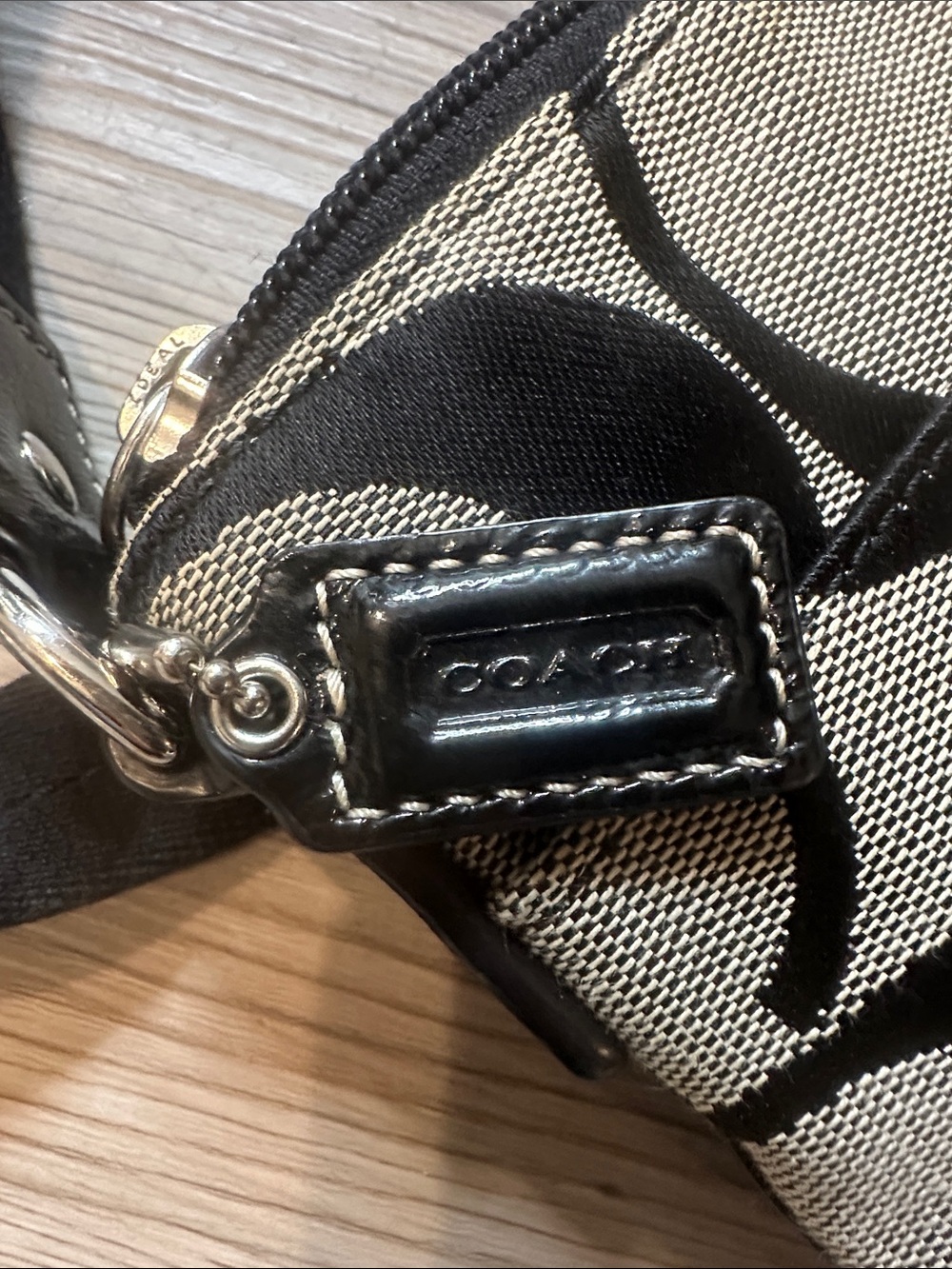 EUC Coach Black and Beige Signature Canvas Crossbody - Picture 10 of 10